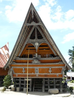 Pratinjau rumah adat terpilih